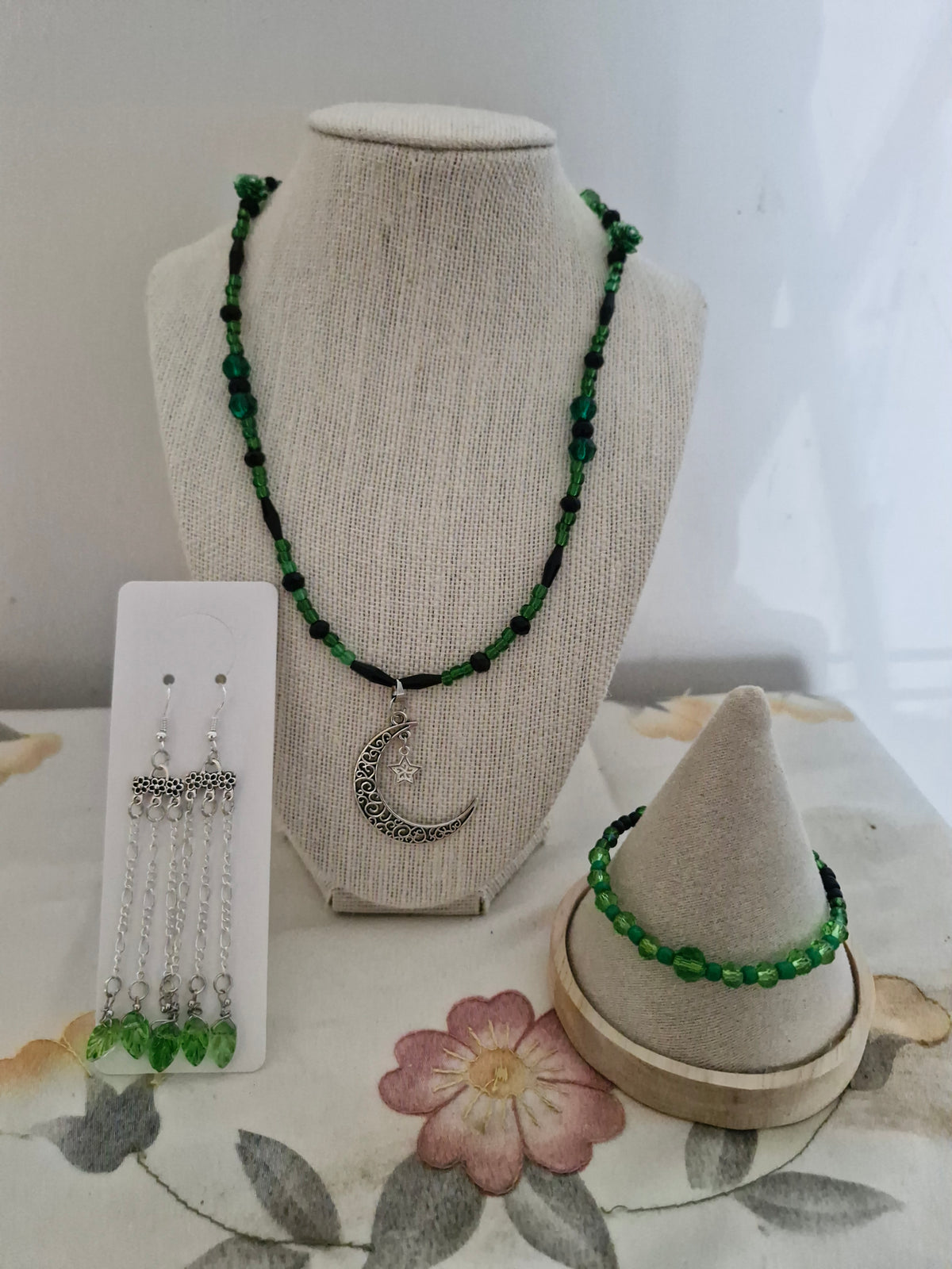 Handmade Celestial Crescent Moon Jewellery Set – Green & Black Beaded Necklace, Bracelet & Earrings