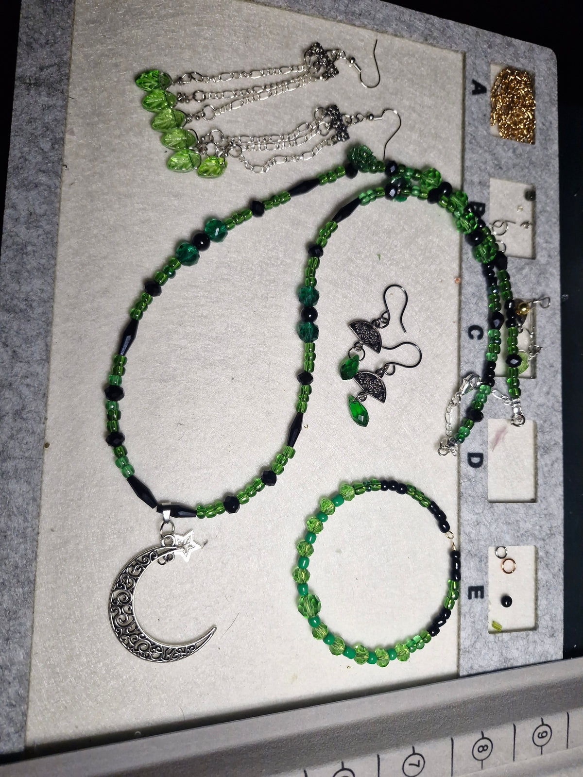 Handmade Celestial Crescent Moon Jewellery Set – Green & Black Beaded Necklace, Bracelet & Earrings